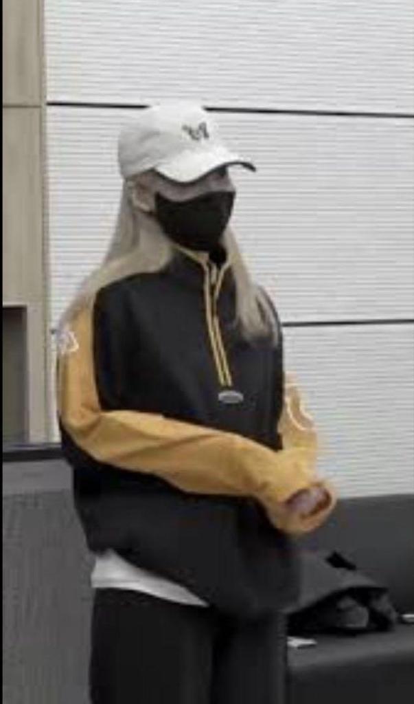 [USED] Adidas R.Y.V. Half-Zip Sweatshirt, TWICE Nayeon, XL