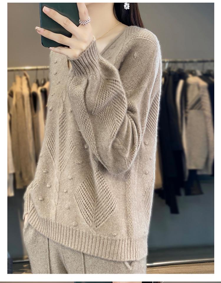 2023 Autumn/Winter Women's V-neck Pure Wool Cashmere Sweater - Loose, Slimming, Fashionable Knitwear Pullover