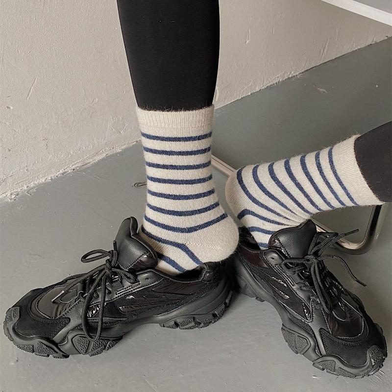 20% Kaninchenhaar Damen Socken Lässig Gestreift Kaschmirwolle Lange Socken Damen Winter Dick Warm Streetwear Thermische Socken Geschenke