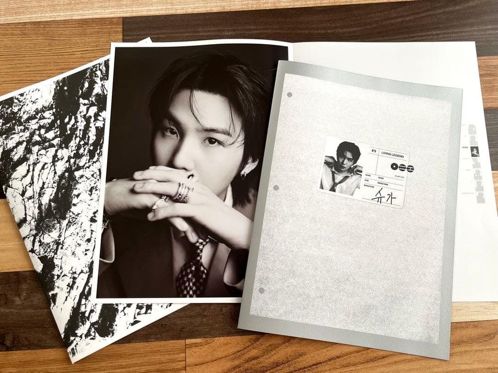 [USED] BTS ARIRANG Weverse 4 Versions Included 10 Items SUGA