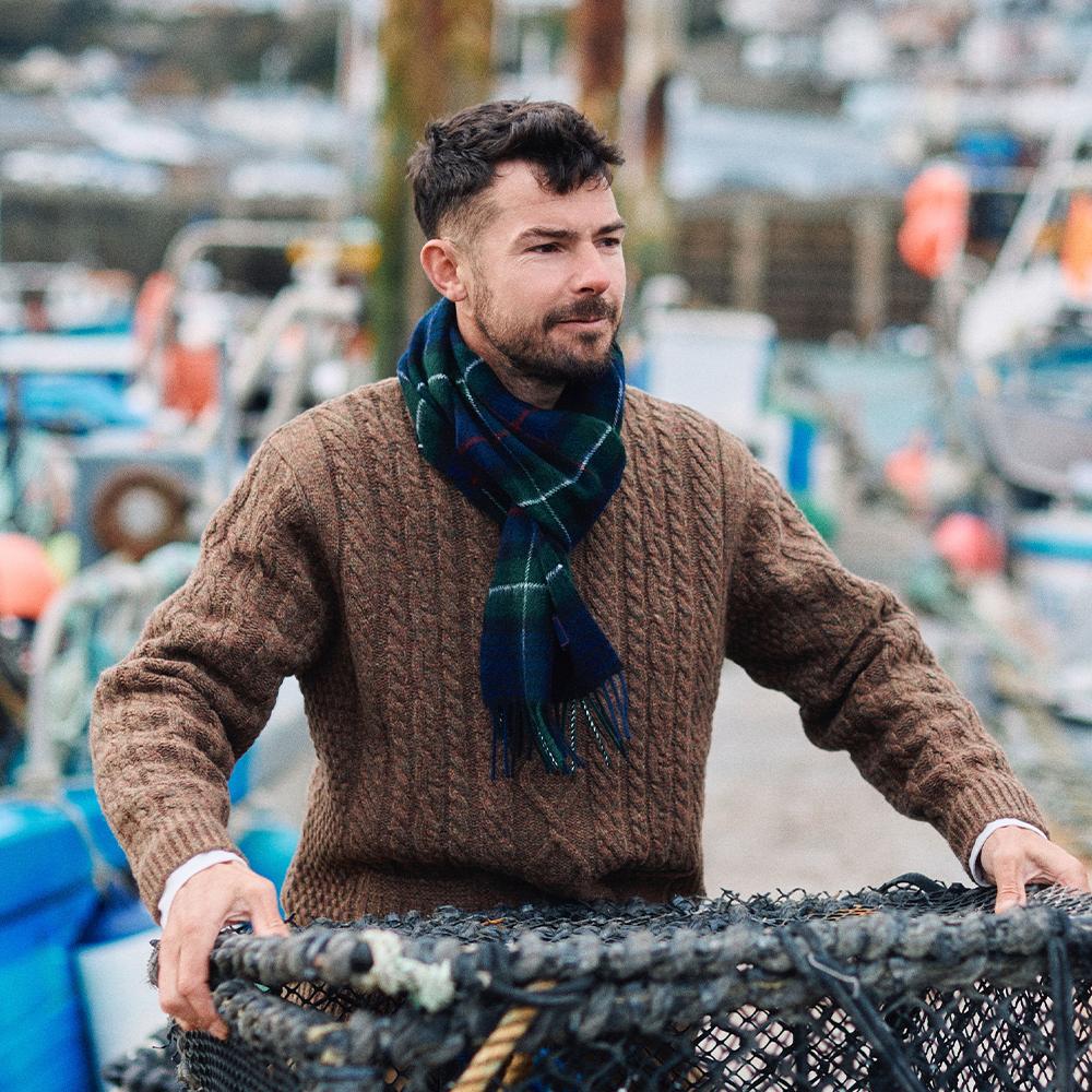 Geonjiulleunseu Shetland Wool Aran Pocket Sweater - Moss Brown