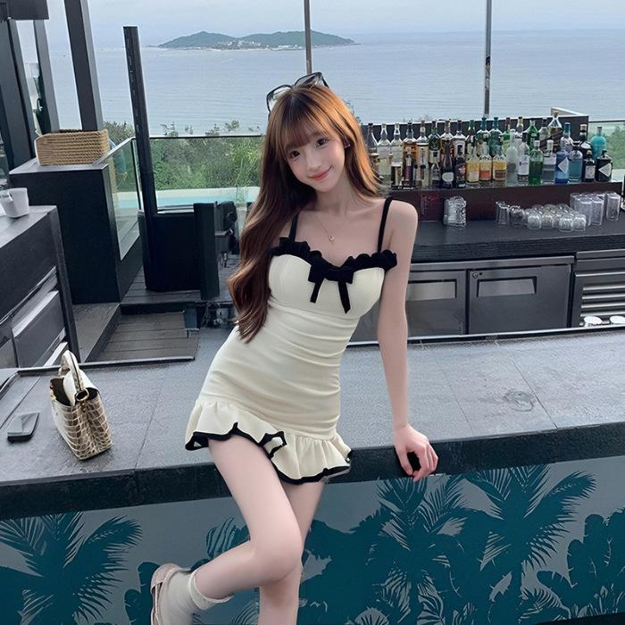 

White low-neck suspender fungus lace dress women s summer French new bow light luxury thousand gold short skirt 2XL білий