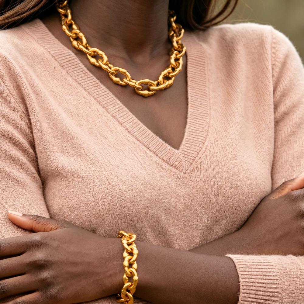 Geometric Hollow Oval Necklace Chain - Unisex Light Luxury Jewelry Design