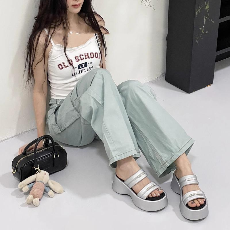 Height increase 7 thin thick-soled slippers for women's summer new models, fashionable bright diamond muffin sandals for women