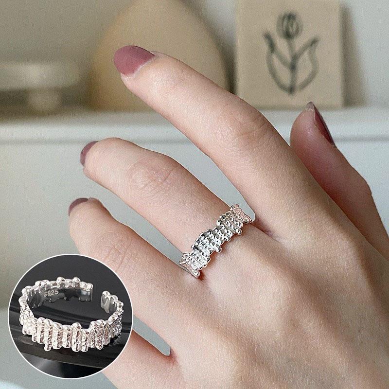 Korean S925 Silver Cross Military Flower Ring: Retro, Adjustable, Fashionable Hip-Hop Index Finger Design for Women.