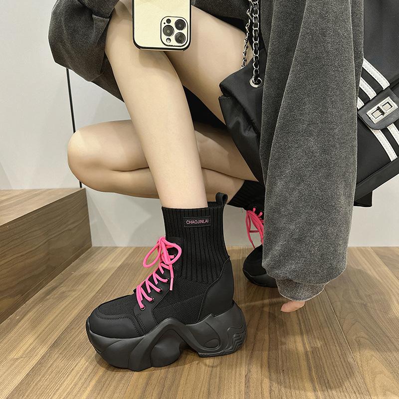 Internet celebrity short boots women's 2025 spring and autumn new fly-woven elastic socks boots thick-soled small inner height-increasing short boot