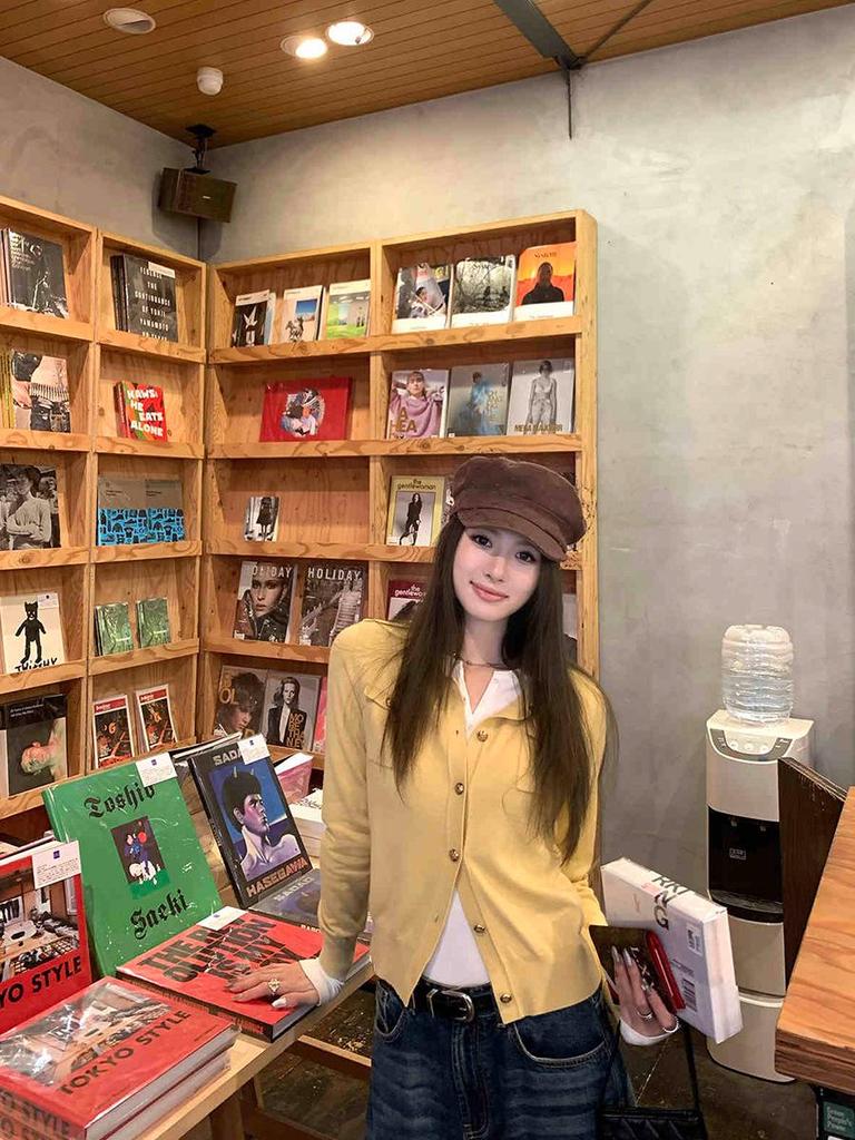 Fragrant Style Knitted Lapel Sweater: Autumn/Winter Warm Layer for Women