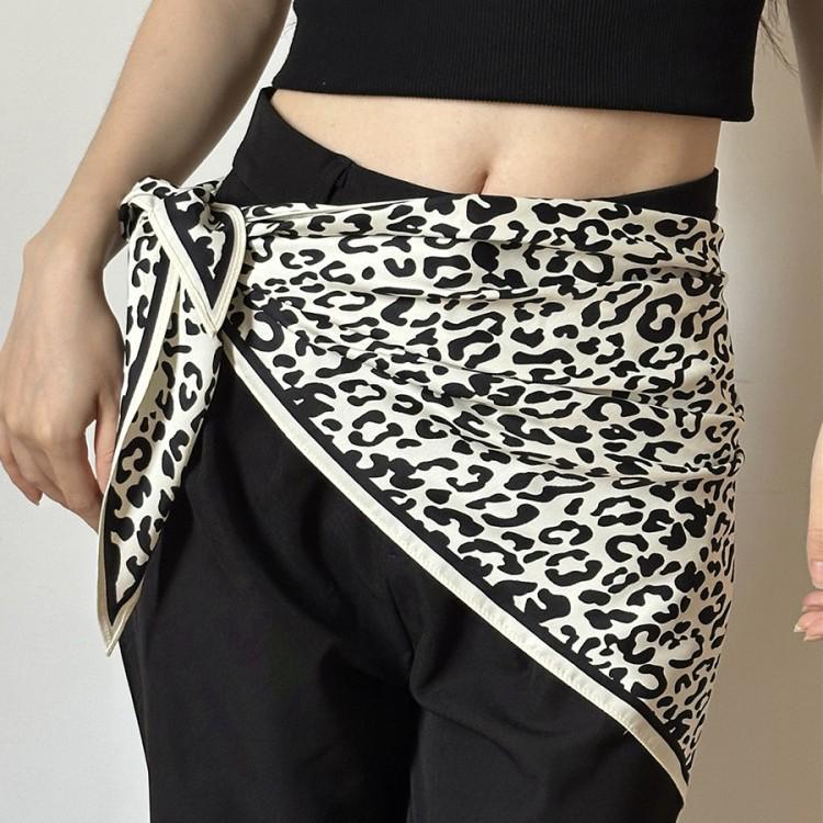 Foulard Estivo Grande a Triangolo Retrò: Foulard e Fascia per Fianchi Versatili da Donna in Stile Coreano