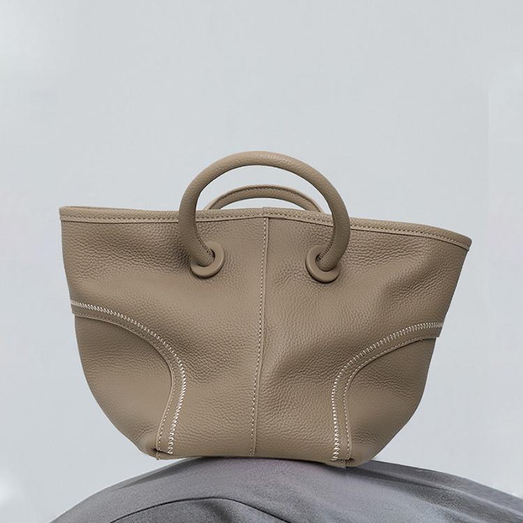 A Niche Vegetable Basket, Tote Leather, Laid-back Style, Hand-held Bag, Shoulder Bag, Soft Leather Water Bucket