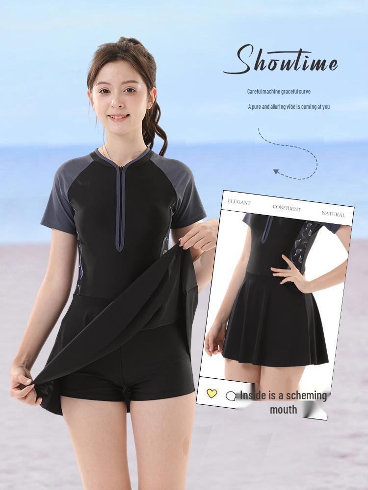 2025 New Plus Size Women's One-Piece Conservative Swimsuit for a Flattering Fit