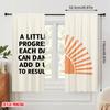 2 Stück 2D Flachdruck Vorhänge Jeden Tag ein kleiner Fortschritt Polyester Ohne Strom Festliche Wanddekoration Perfekt für Innen