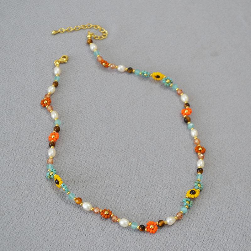 

Retro oil painting style sunflower beaded necklace