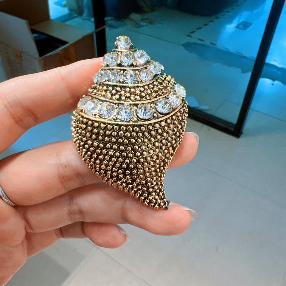 Kreative Antike Galvanisierte Strass Muschel Brosche Damen Retro Metall Mantel Mit Schmuck Korsage