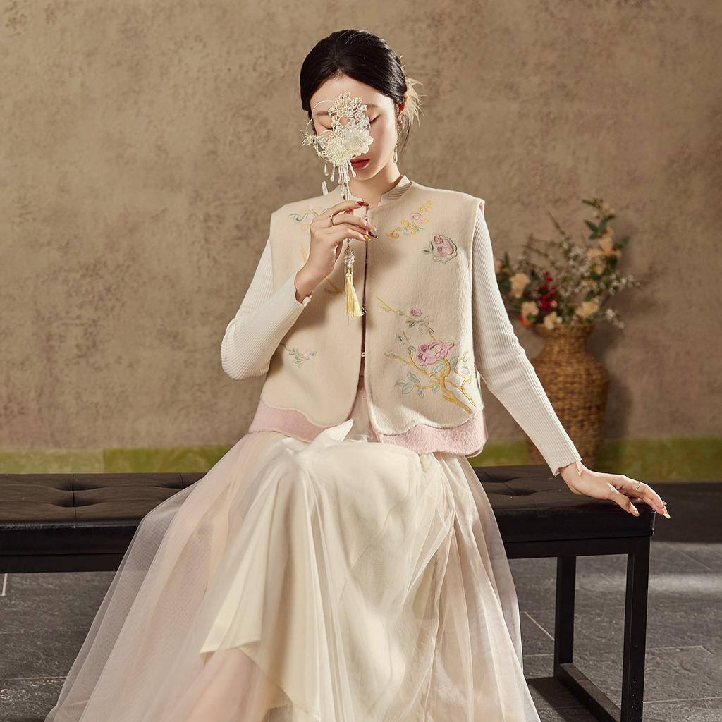 Winter national style new Chinese style high-end embroidered woolen wool reusable wool jacket + vest fashion set for women NX117