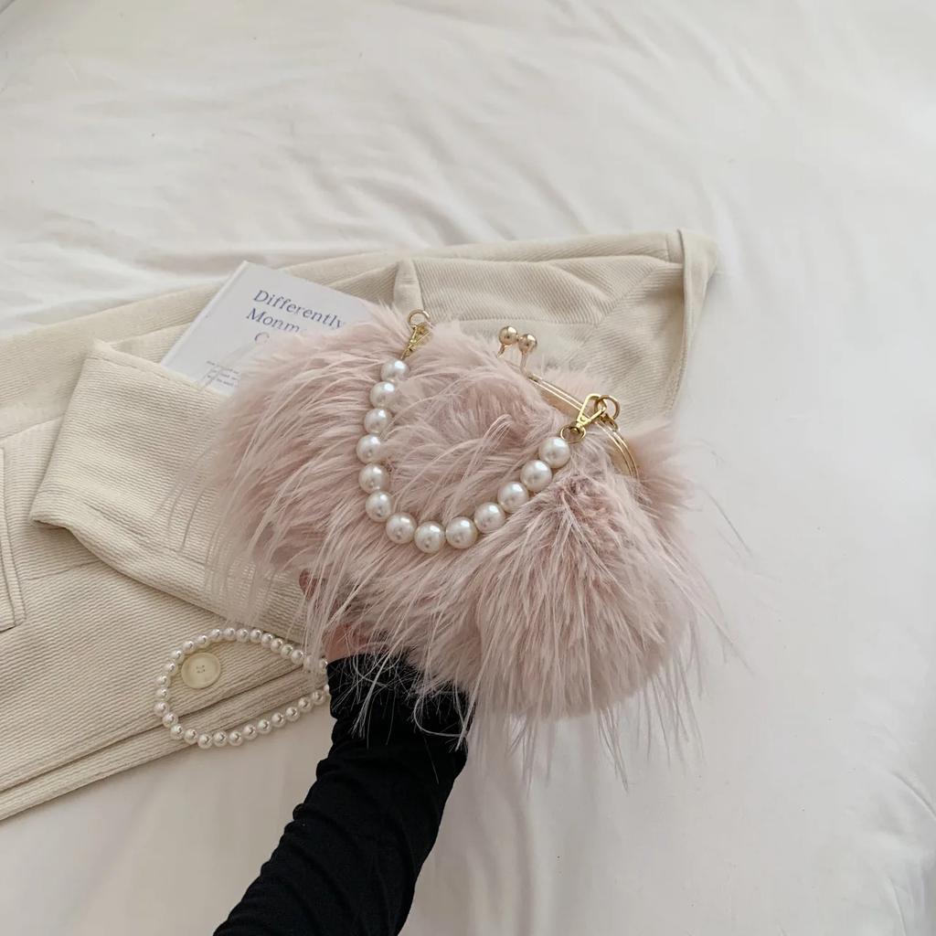 Plush Bag for Women with Large Capacity New Pearl Chain Crossbody Bag Niche Popular Autumn and Winter Plush Bag Bucket Bag