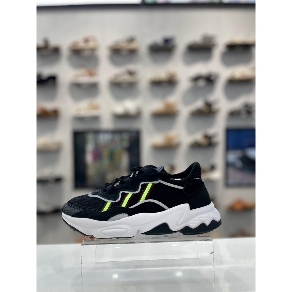 

adidas EE7002 OZWEEGO КРОССОВКИ OZWEGO