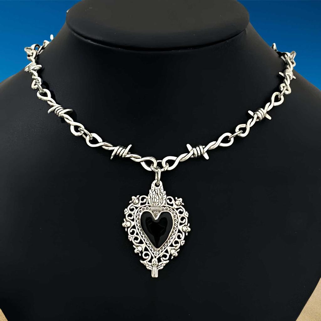 Punk Gotický Choker Náhrdelník Srdce a Trny - Unisex Módní Statement Doplněk