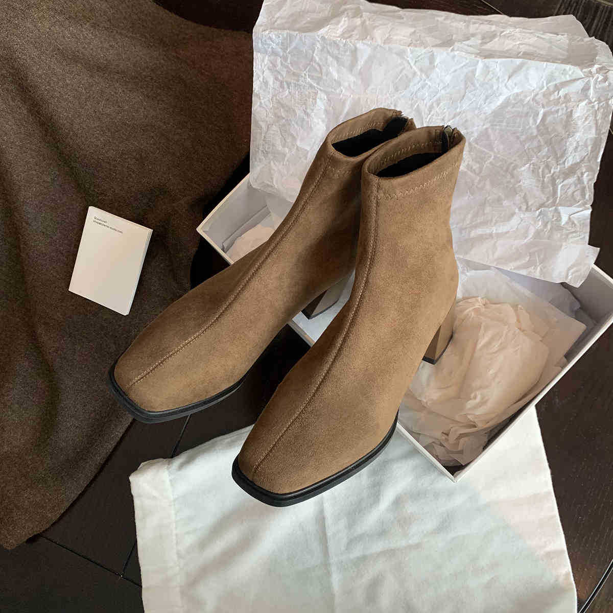 

Grape mother studiolee Korean classic temperament square head rear zipper ankle boots thick heel thin short boots women s autumn and winter 40