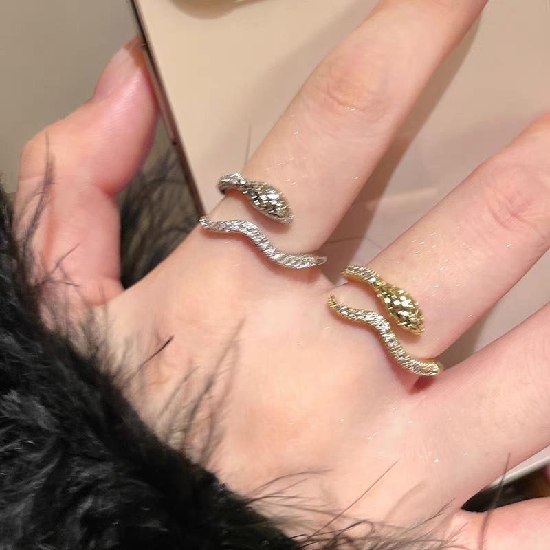 Female Personality Serpentine Mouth Cold Wind Versatile Ring