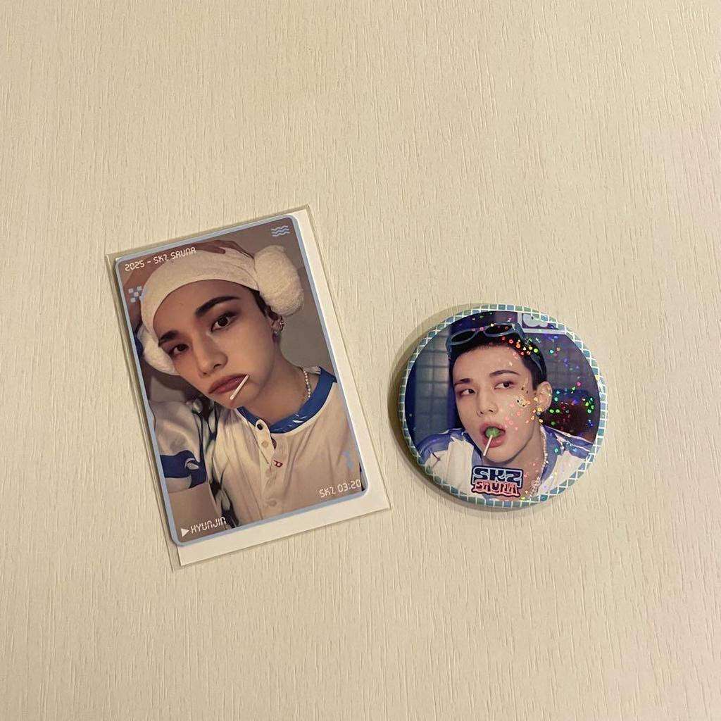 [USED] Stray Kids JYP Sukiz Sauna purchase bonus trading card and badge Hyunjin