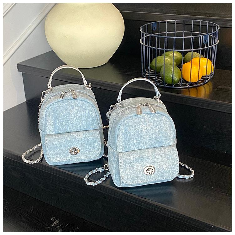 Chain backpack women's fashion niche design sense casual Korean version ins student schoolbag high value travel backpack