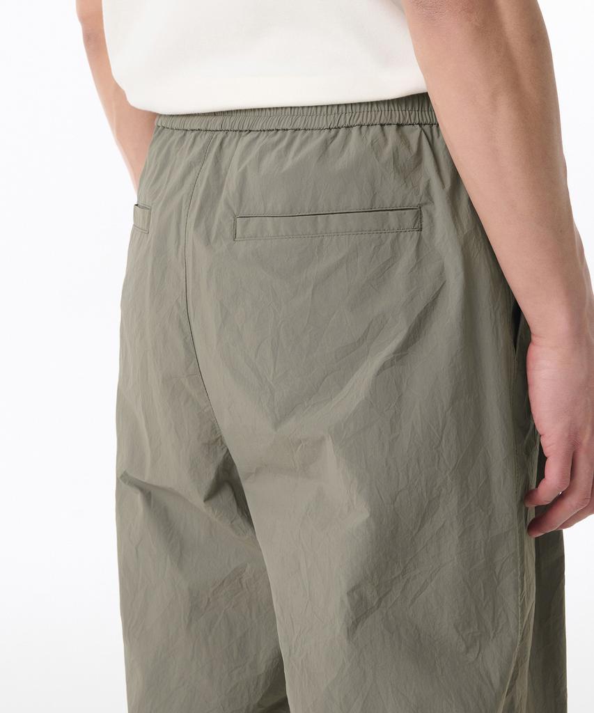 MUSINSA STANDARD Nylon Crease One-Tuck Wide Elastic Pants [Dusty Khaki]