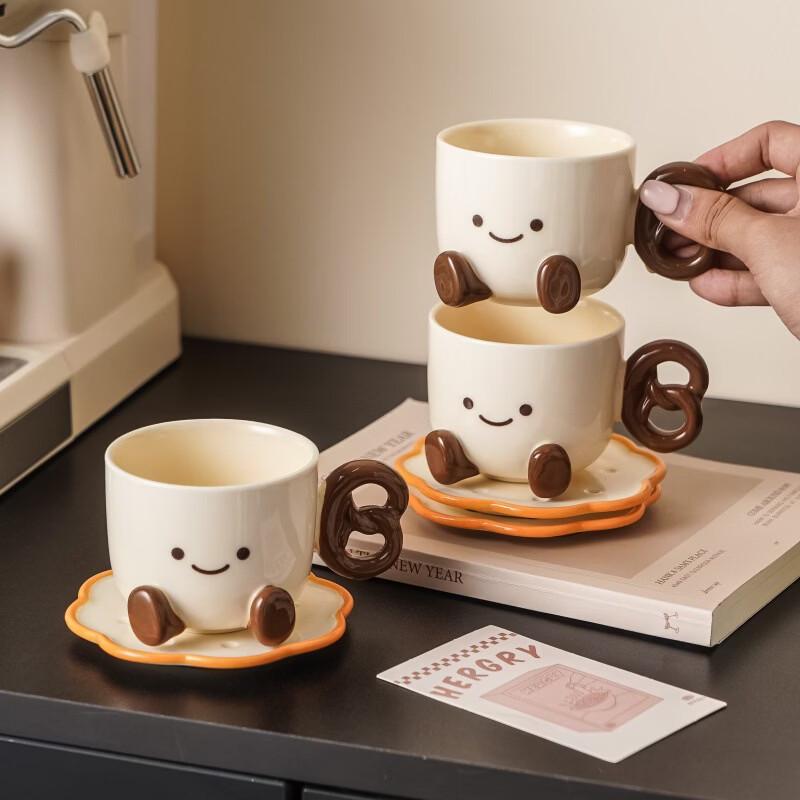 Deouxingguang Cute Cake Ceramic Drinkware Set