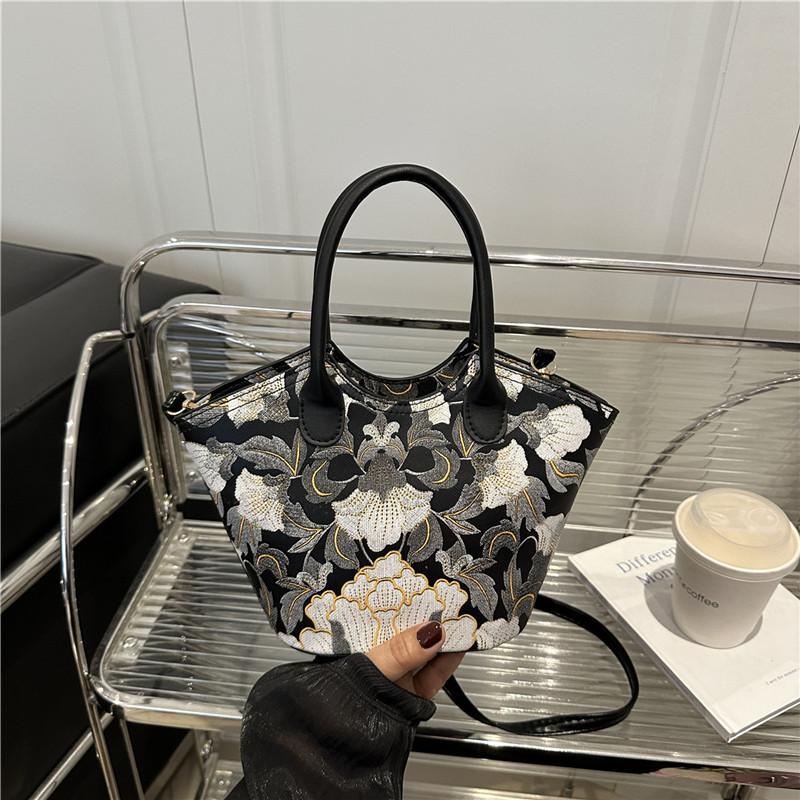 

Простая женская сумка в китайском стиле, женская сумка-мессенджер, ретро сумка через плечо, лето 2025, с модной и простой квадратной формой чёрный