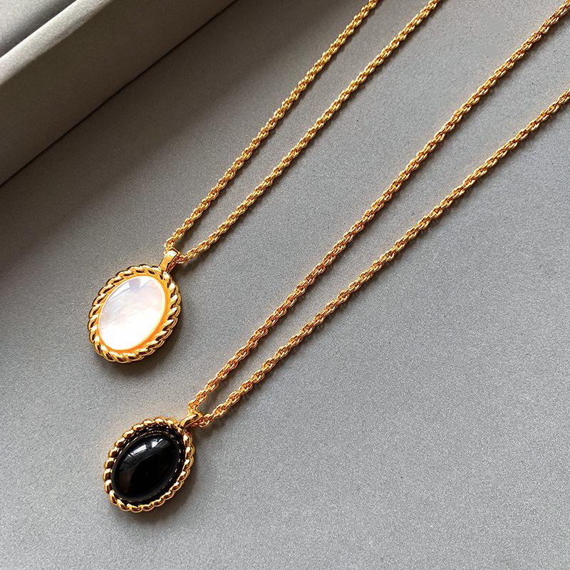 Vintage Black Agate Natural White Fritillary Earrings Necklace Femininity Clavicle Chain Silver Needle Earrings