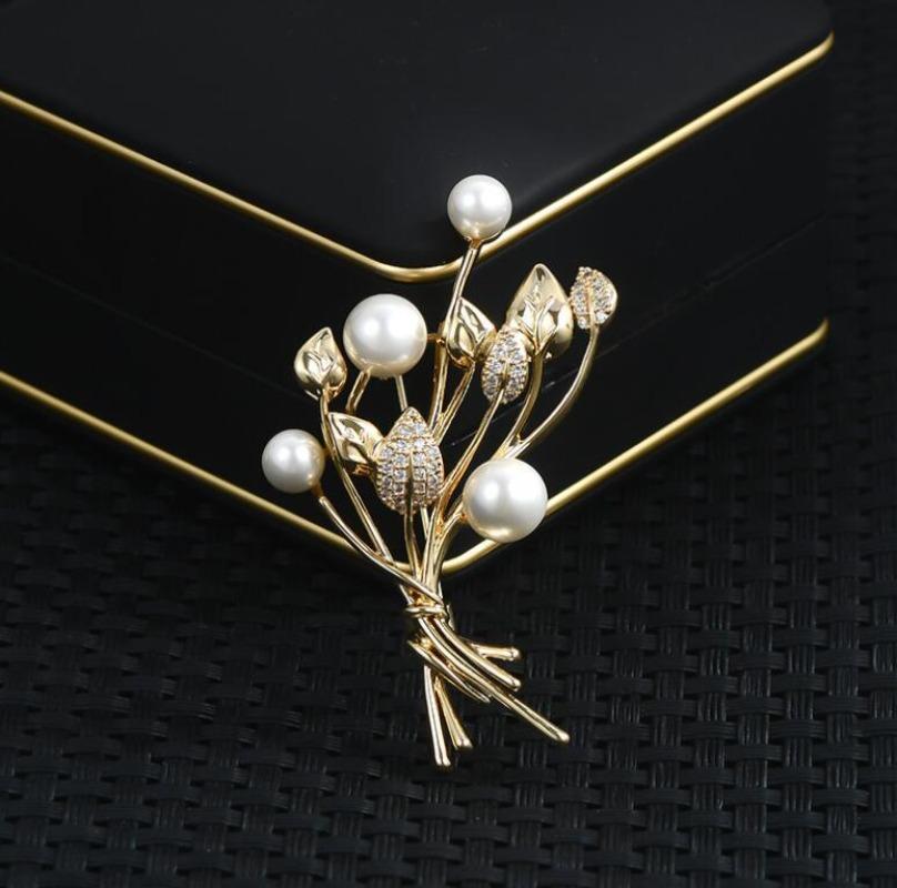 1PC Fashion Plant Shaped Leaf Pearl Brooches Women Clothing Coat Jewelry Party Accessries Gifts