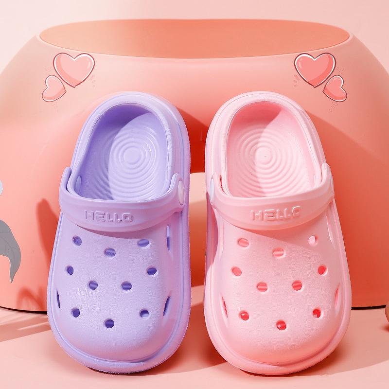 Children's Slippers Solid Color Hole Shoes Girls Boys with Soft Soles Baby Bags Perforated Shoes Home and Baby Sandals