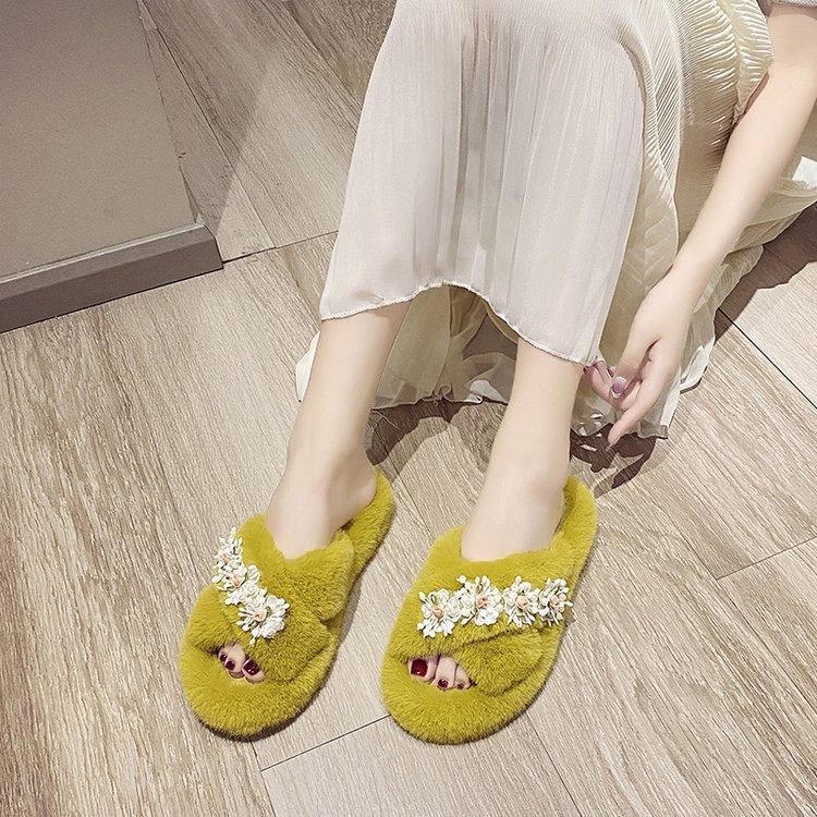 Flower thick-soled fluffy slippers women's 2025 autumn and winter new plush warm home cross cotton mop