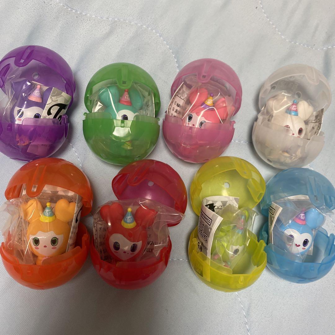 

[USED] TWICE LOVELYS Missing Gacha Capsule Toy