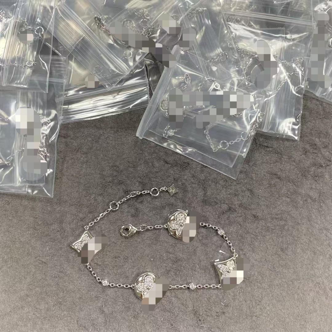 18K Gold Rhombus and Clover Jewelry Set: Bracelet, Stud Earrings, Mother-of-Pearl Necklace