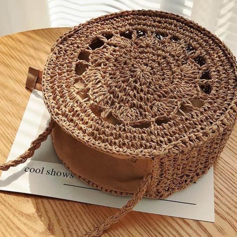Fashion New Shoulder Hollow Straw Bag Women's Round Messenger Bag Handwoven Bag Small Bag Travel Beach Bag