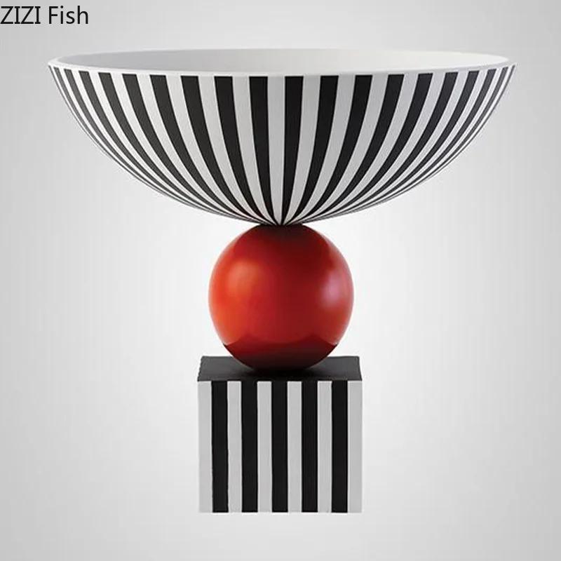 Nieregularny Pognieciony Wazon Kreatywne Nieregularne Skręcone Ozdoby Dekoracja Biurka Abstrakcyjne Rękodzieło Rzeźba z Żywicy Estetyczny Wystrój Pokoju