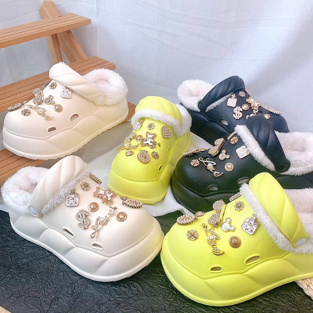 

New thick-soled cotton hole shoes women s double bear winter bag head muffin comfortable hole shoes 40/41