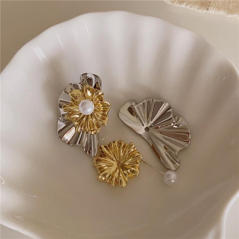 Eleganti Orecchini Argento Metallo Fiore Ago Perla - Design Trendy, Unico e Versatile