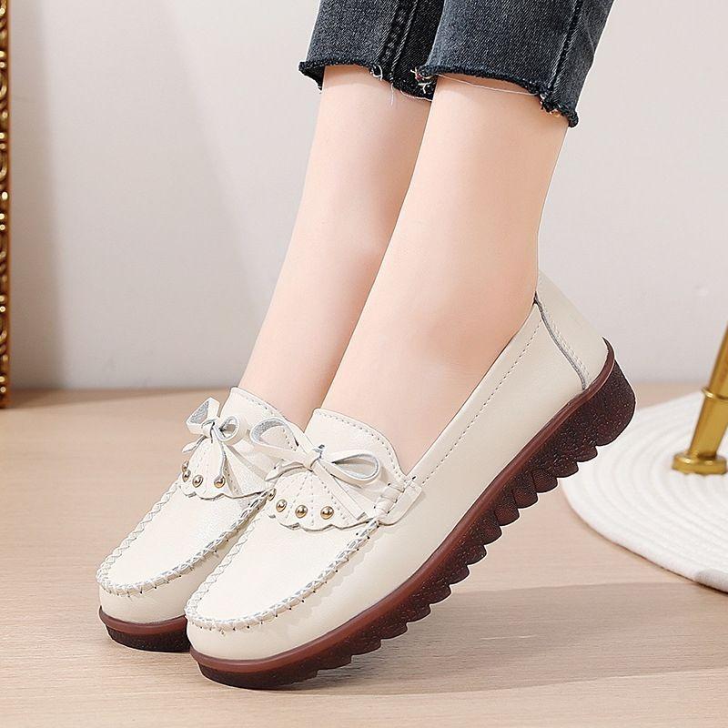 Spring new soft-soled mother shoes single shoes women's shoes comfortable middle heel commuting lazy shoes middle elderly leather shoes