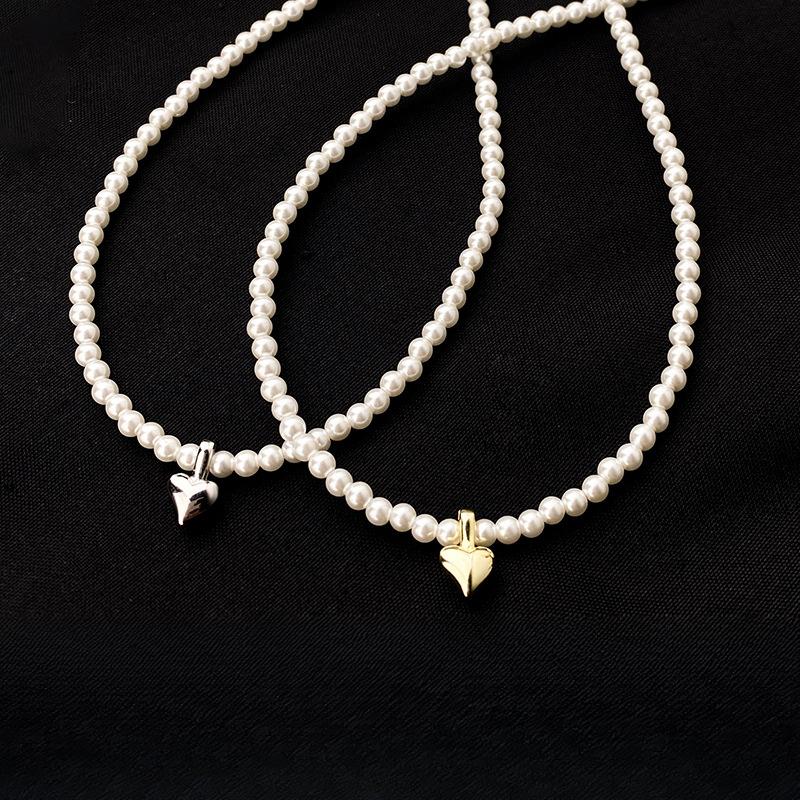 Love Pearl Necklace Detachable Pendant Heart-shaped Collarbone Chain French Retro Light Luxury Feeling