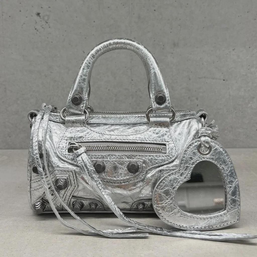 „Noutăți 2024”: Geantă mini de bowling la modă, inspirată de motociclete, pentru femei