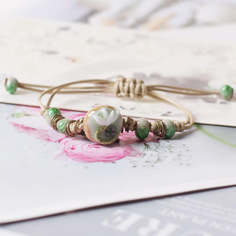 Yuan Xiaohong Ceramics Mori Style Bee Bracelet with Cute Ornaments and Natural Woven Hand Rope