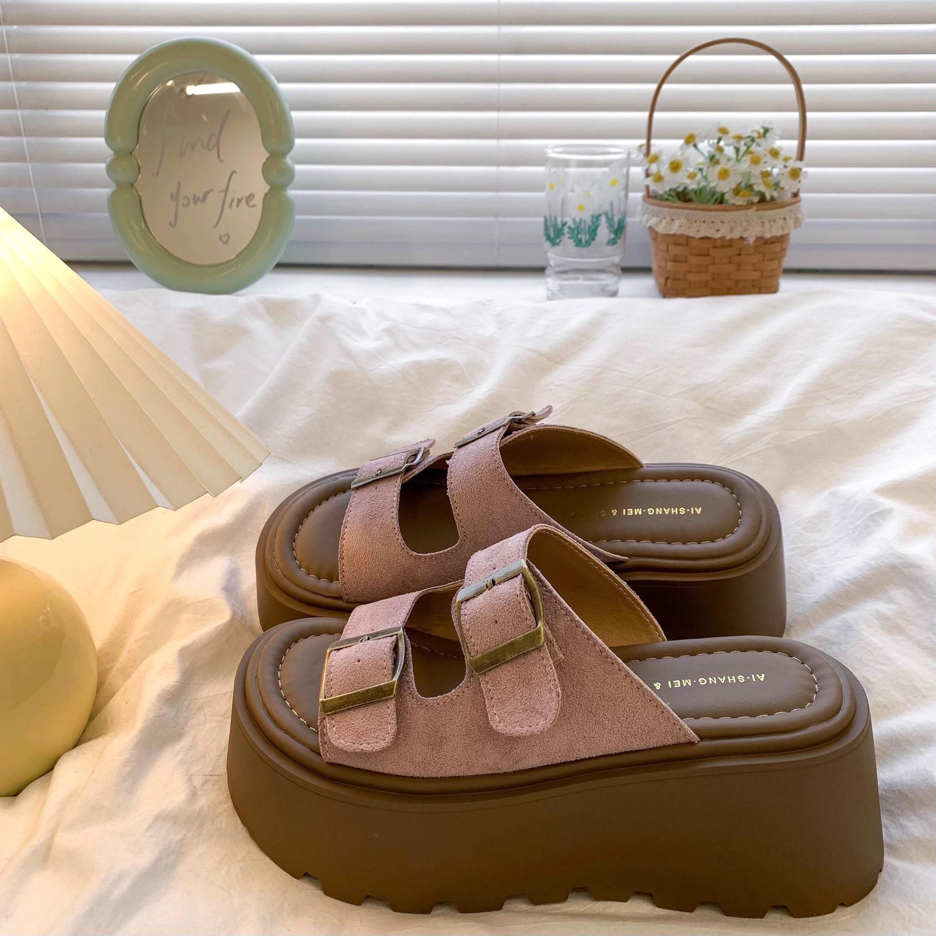 

Thick-soled one-word slippers women s summer wear new fashion with skirts women s high-end beach cool slippers 40 рожевий