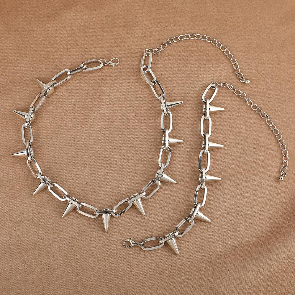 European-American Punk Hip-Hop Tassel Rivet Necklace for Women серебряный