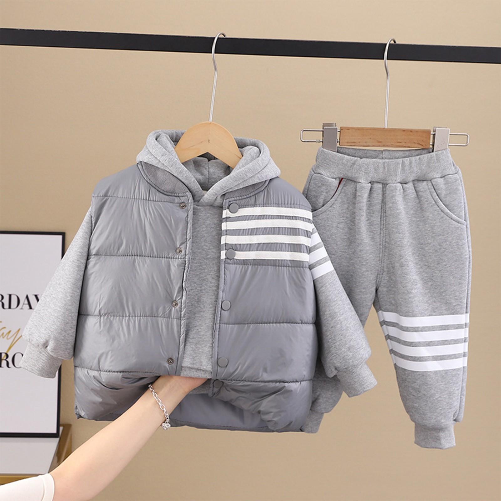 

Жилет из бархата для мальчиков и утолщенные брюки-свитера для мальчиков. Спортивный комплект из трех предметов. 100 серый