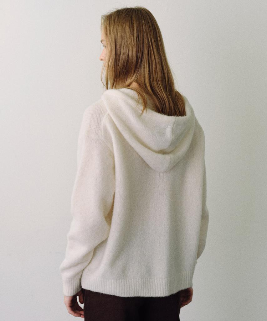 Yulago Alpaca Hooded Knit