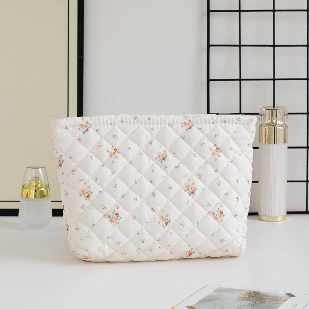 Floral Wash Bag Quilted Clutch Bag Inner Bags Large Capacity Makeup Bags Women Cosmetic Bag Skincare Pouch Travel Organizer