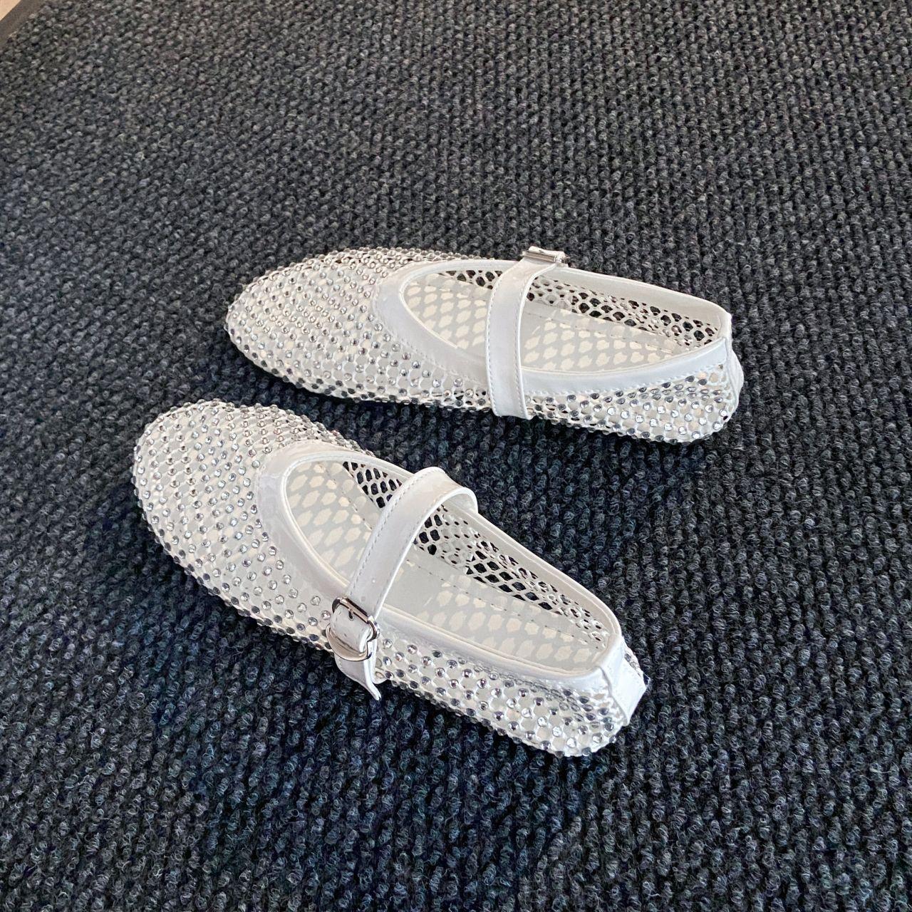 

2025 новое слово в сетке с балетками женские балетки со стразами полые туфли Мэри Джейн одинарные туфли большого размера обувь с рыболовной сеткой 35