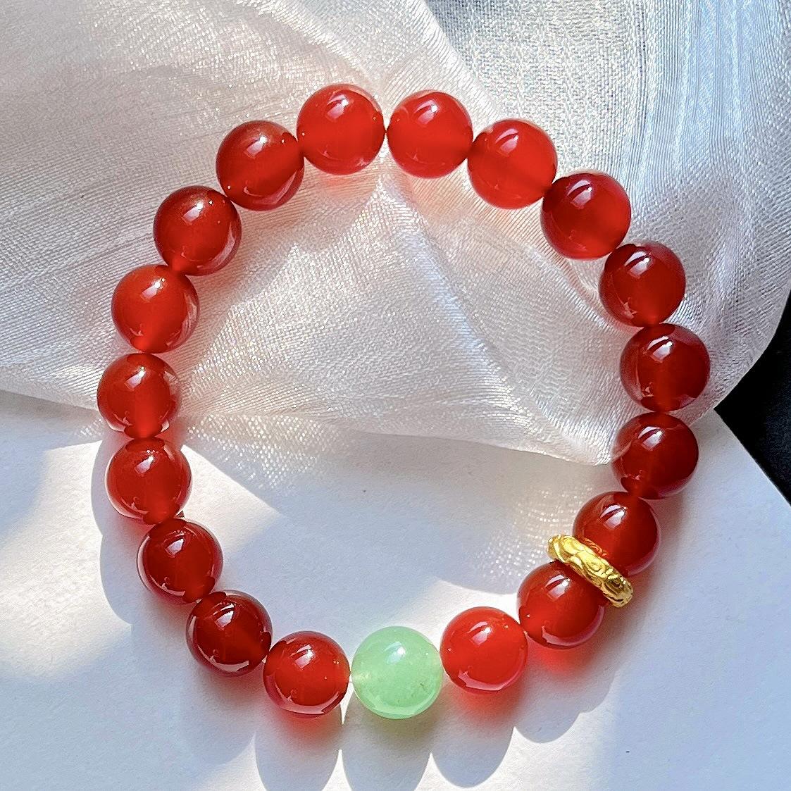 10Mm High Quality Ice-Permeable Pigeon Blood Red Natural Chalcedony Bracelet Bracelet