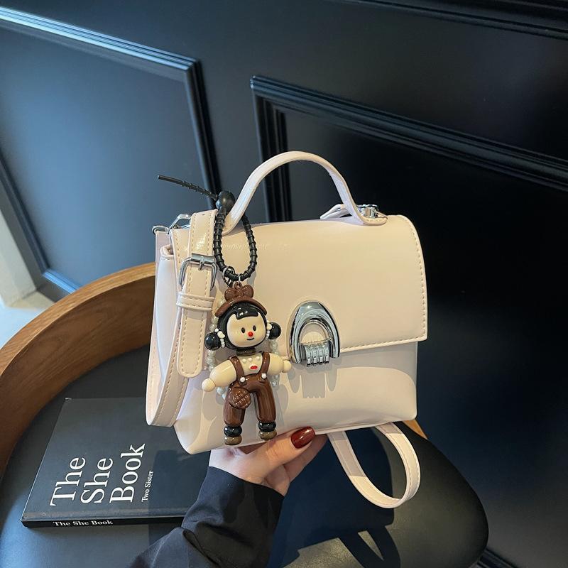 2025 Summer Fashion New Versatile Handbag Casual Versatile Messenger Commuter Bag Women's Texture Work Small Square Bag